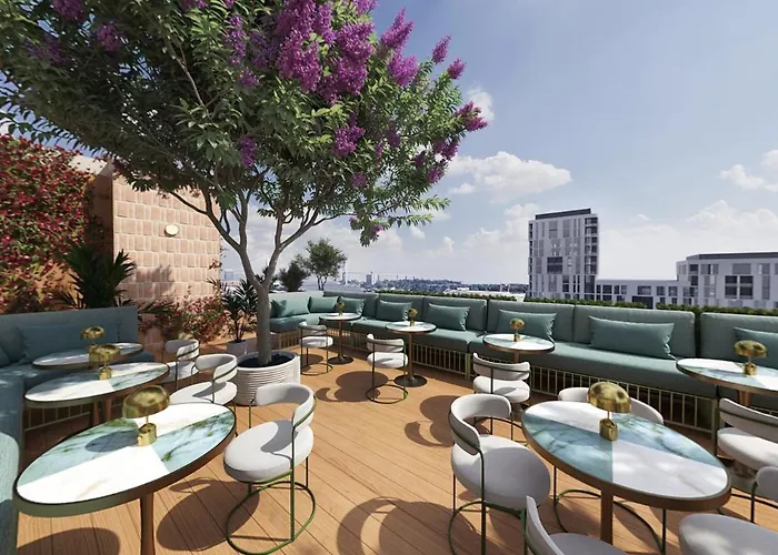 Recess Hotel & Club Savannah